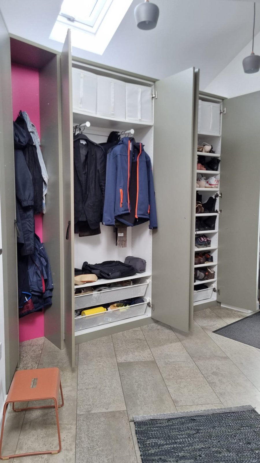 Hook Heath, Woking, entrance storage, image 2